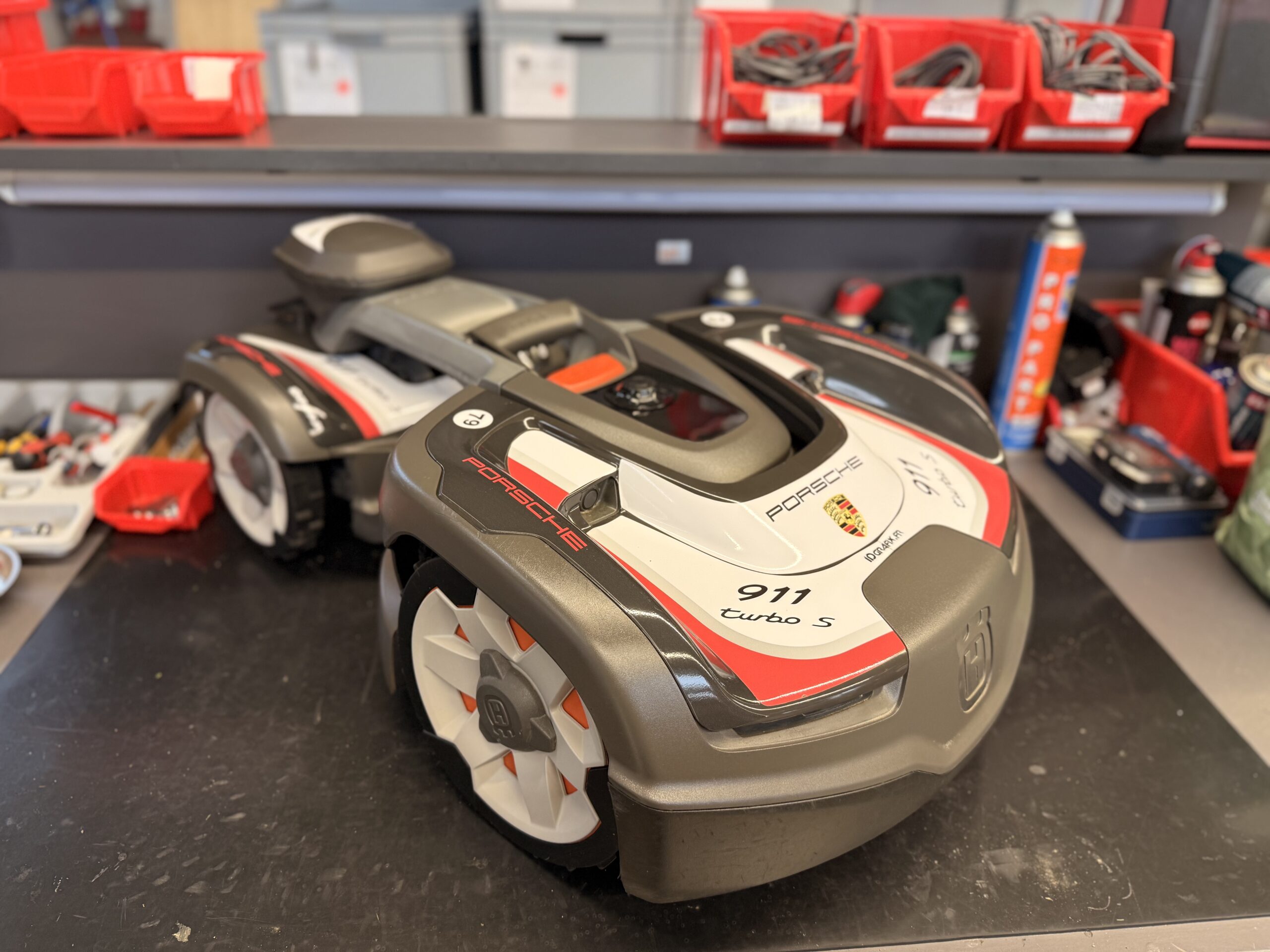 IMG_4102 Husqvarna Automower 435X AWD NERA - Vorführgerät mit 2265 Betriebsstunden – Bild 1